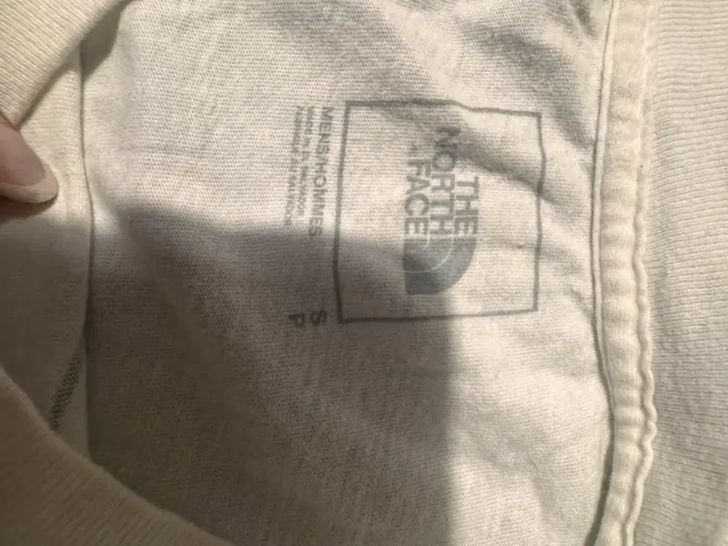 Polera The North Face blanca con logo grande - 2