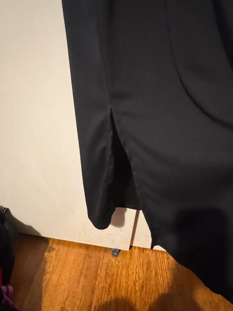 Vestido negro elegante con lentejuelas - 3