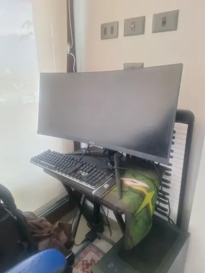 Monitor curvo MSI para gaming - miniatura 2