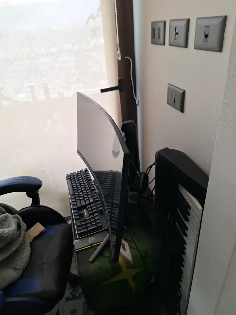 Monitor curvo MSI para gaming - 3