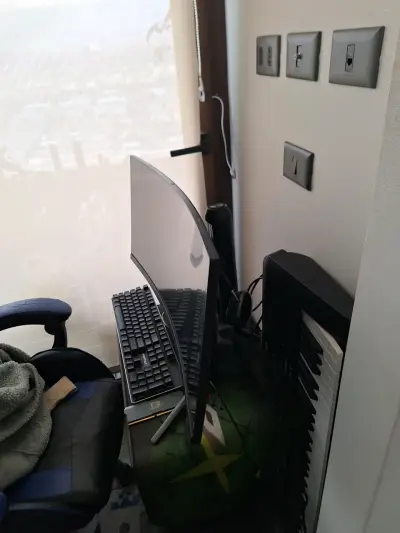 Monitor curvo MSI para gaming - miniatura 3