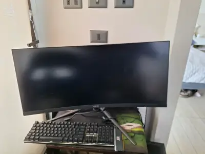 Monitor curvo MSI para gaming - miniatura 4