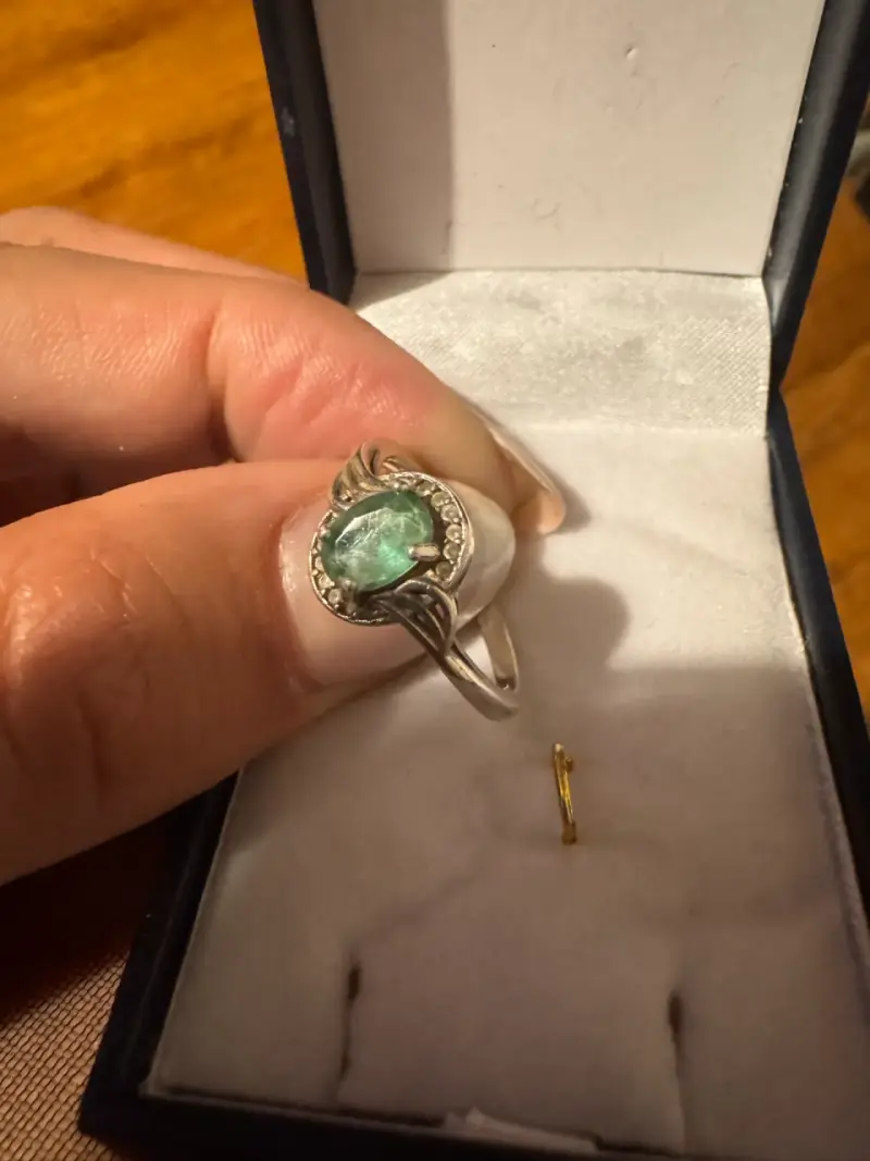 Anillo de plata con esmeralda y circonitas - 3