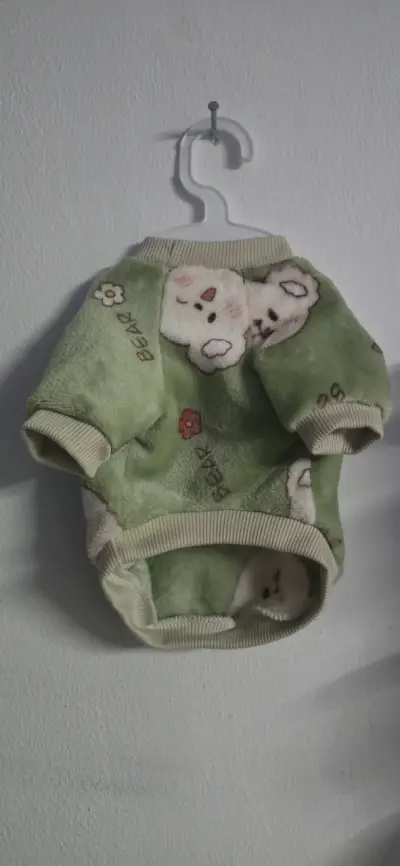 Suéter de peluche verde para perrito o gatito - miniatura 2