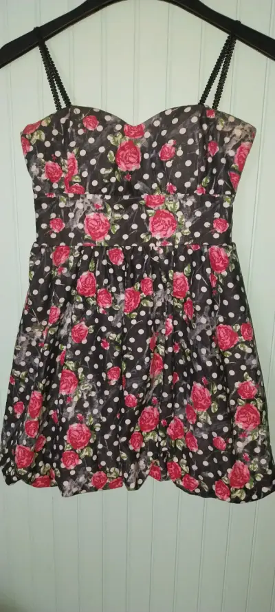 Vestido corto floral con lunares talla M - miniatura 1