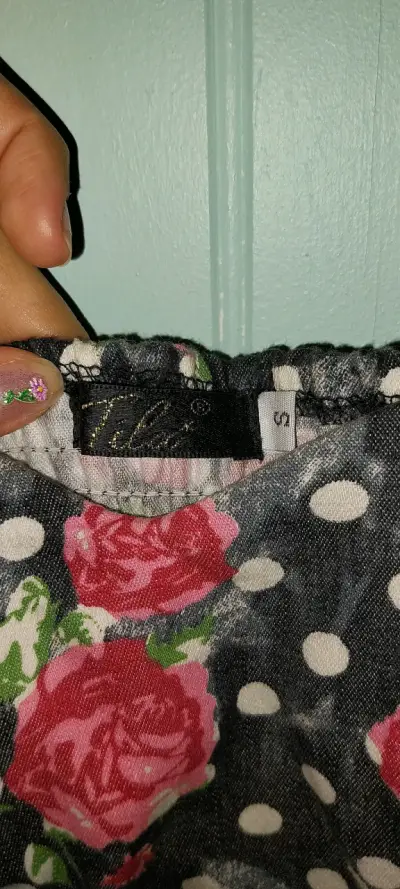 Vestido corto floral con lunares talla M - miniatura 5