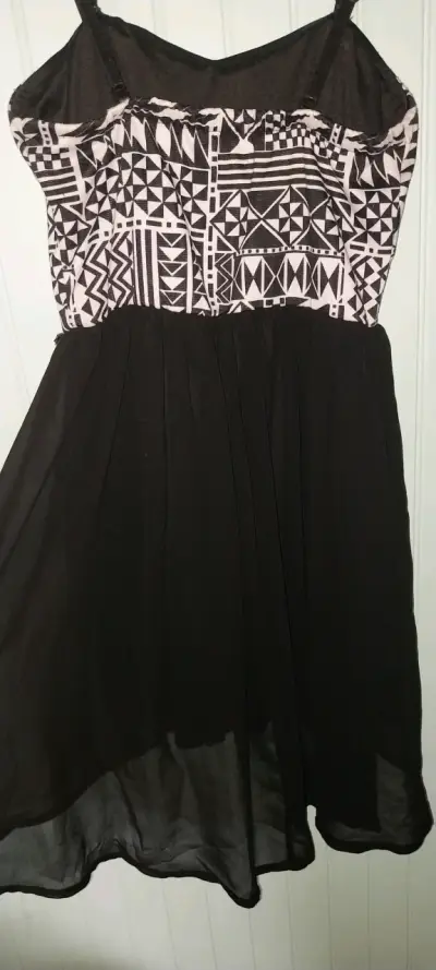 Vestido negro con estampado geométrico talla S - miniatura 3
