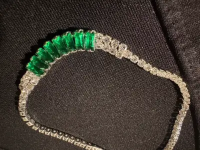 Pulsera de plata con esmeraldas y brillantes - miniatura 2