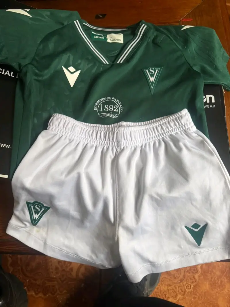 Conjunto de fútbol infantil Santiago Wanderers verde y blanco - 2