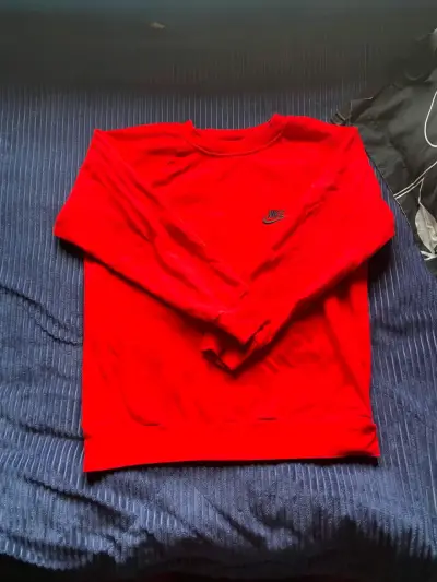 Polerón rojo Nike - miniatura 1