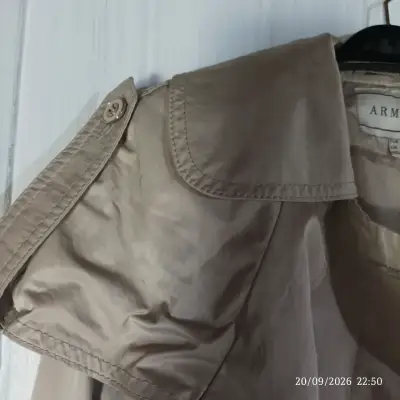 Gabardina beige con botones Armine - miniatura 4