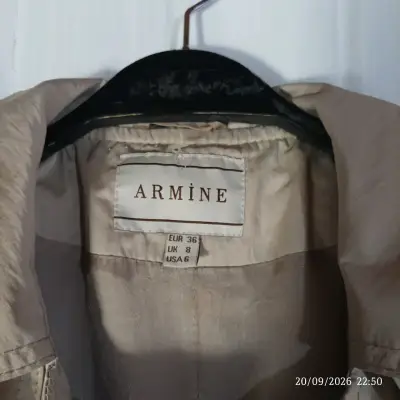 Gabardina beige con botones Armine - miniatura 5