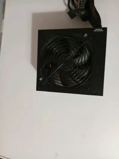 Fuente de Poder Thermaltake Smart 600W - miniatura 1