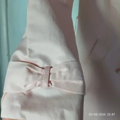 Trench rosa claro con doble botonadura para mujer - miniatura 5