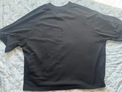 Polera negra treino boxy fit talla S - miniatura 4