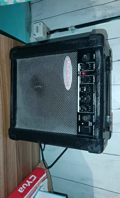 Amplificador de guitarra Scorpion con cable - miniatura 1