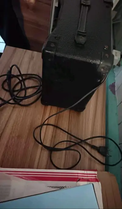 Amplificador de guitarra Scorpion con cable - miniatura 3