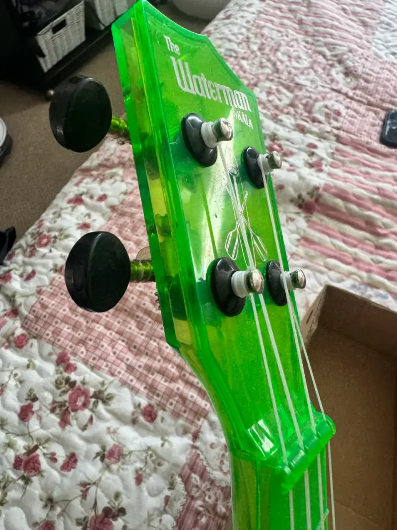 Ukulele Kala Waterman verde transparente - 3