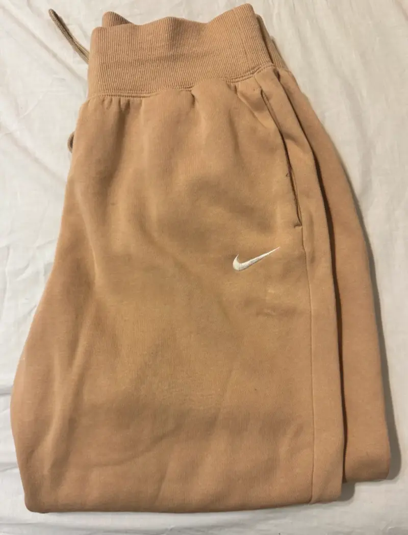 Pantalones deportivos baggy Nike beige talla L
