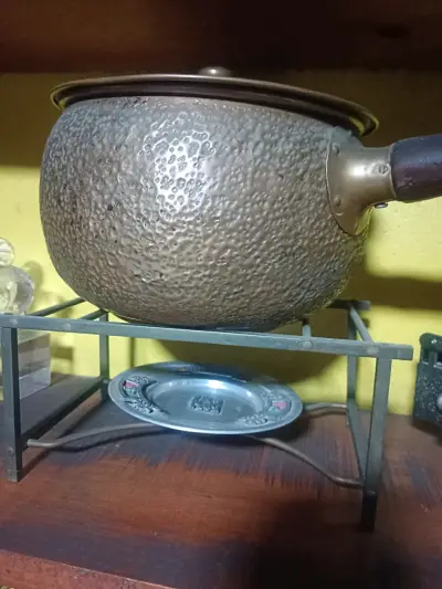 Aparador de madera tallada vintage - miniatura 2
