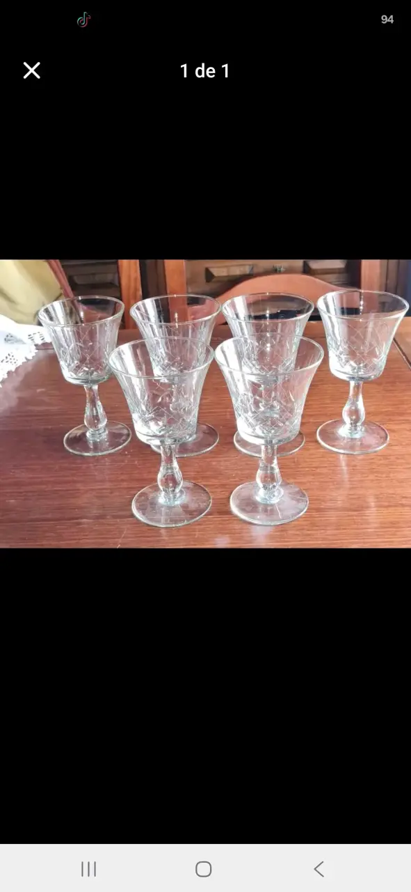 Juego de copas de cristal tallado
