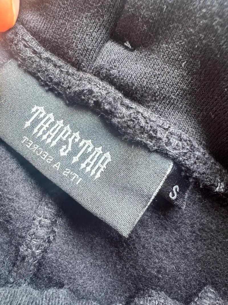 Short negro con diseño Trapstar talla S - 4