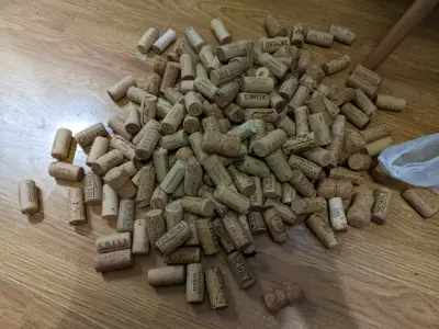250 Corchos de vino reciclados - miniatura 1