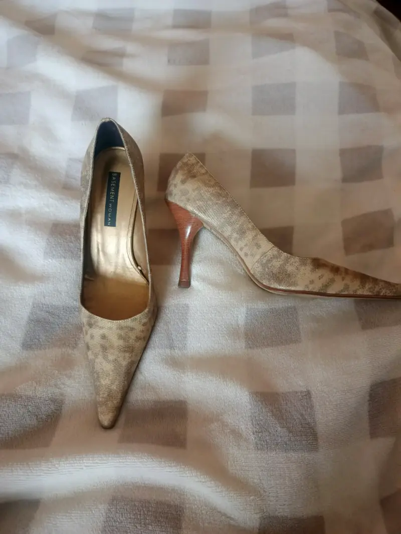 Zapatos de tacón animal print Basement Woman