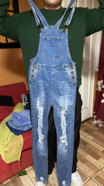 Jeans azules con bordado floral - miniatura 2