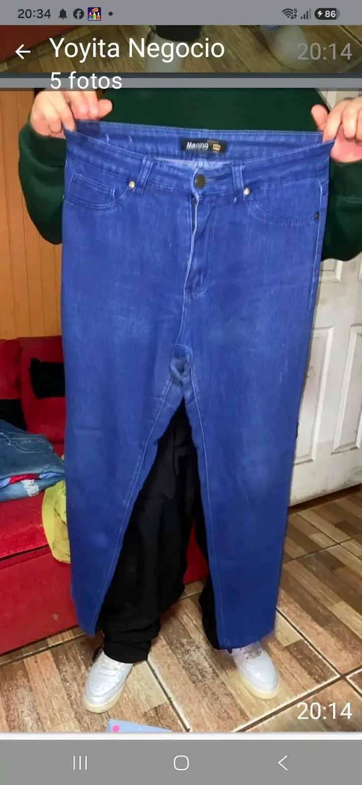 Jeans azules con bordado floral - 3