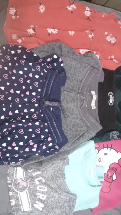 Lote de ropa infantil variada - miniatura 2