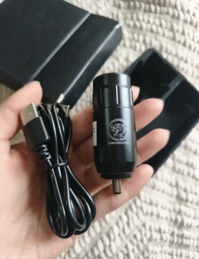 Batería inalámbrica para máquina de tatuar - miniatura 2