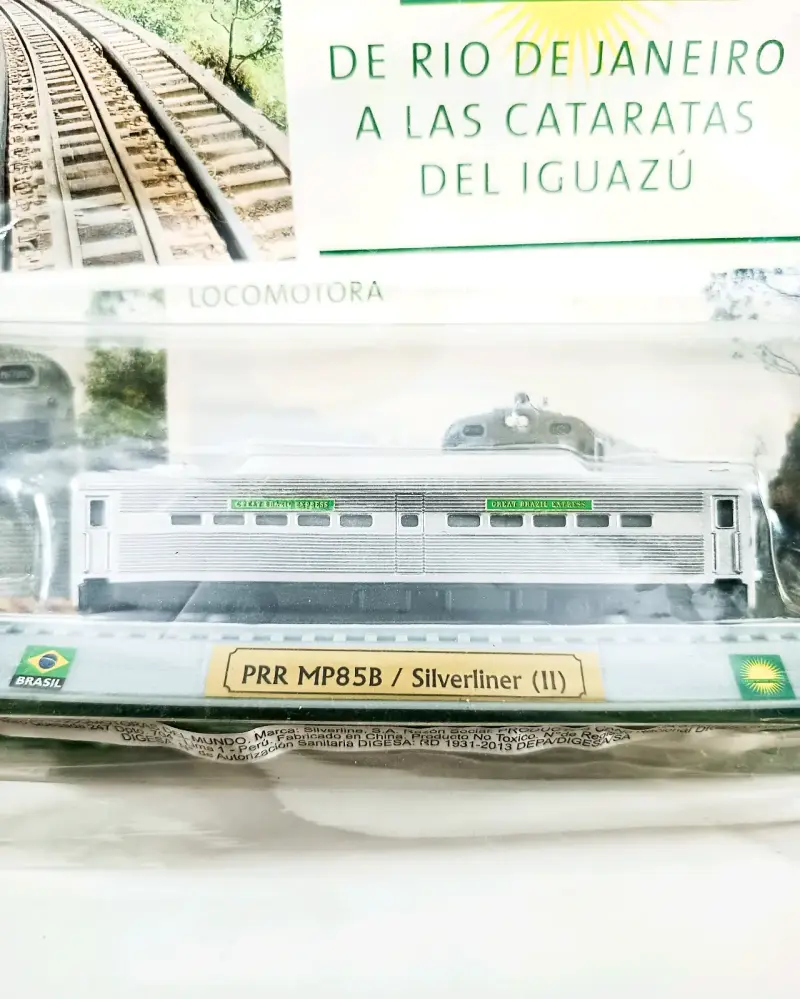 Locomotora PRR MP85B Silverliner. - 2