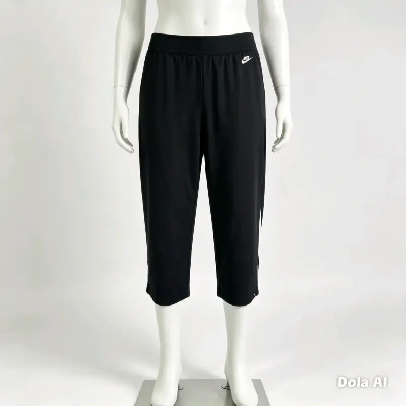 Pantalones deportivos capri negros Nike para mujer - 1