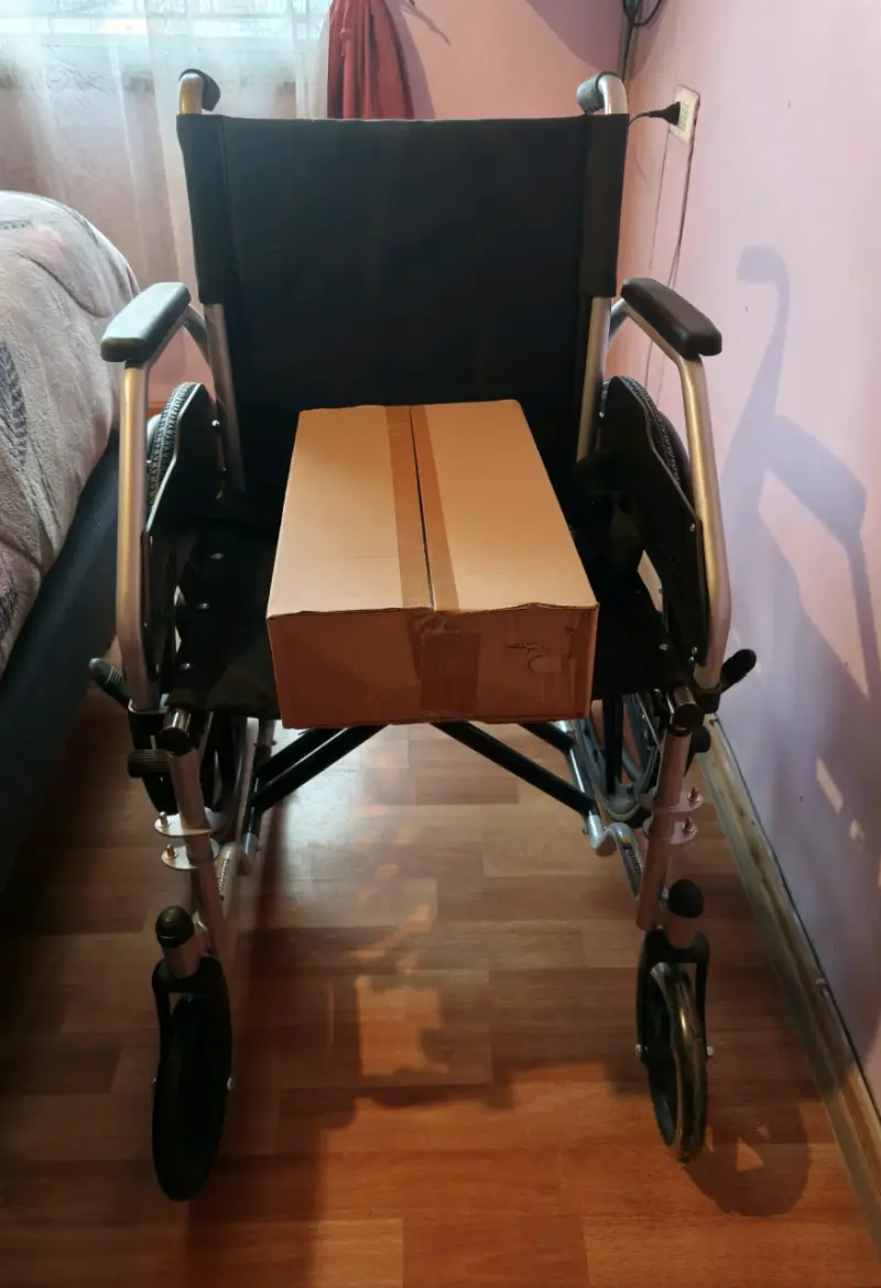 Silla de Ruedas Plegable Lesenhilf en Buen Estado - 1