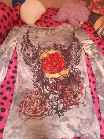 Polera manga larga con diseño Y2K - miniatura 1