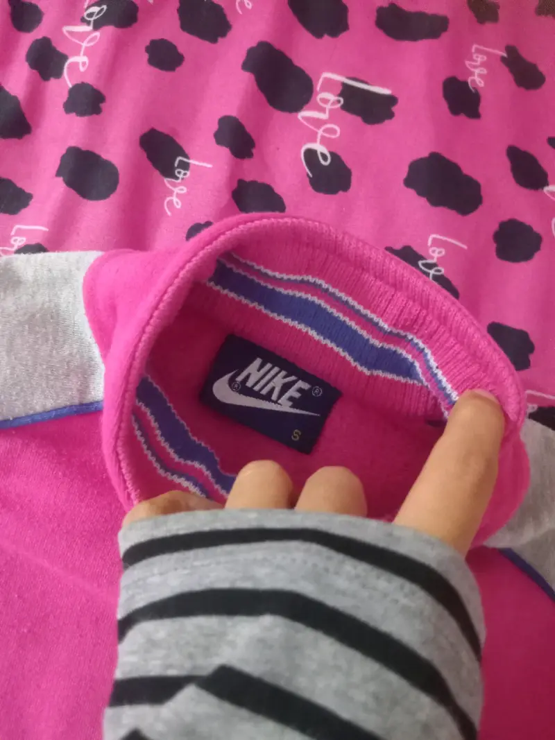 Chaqueta deportiva rosa y gris Nike para mujer - 2
