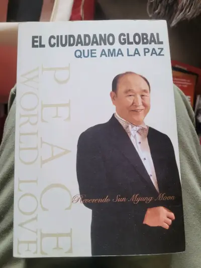 Libro 'El Ciudadano Global Que Ama La Paz' de Sun Myung Moon - miniatura 1