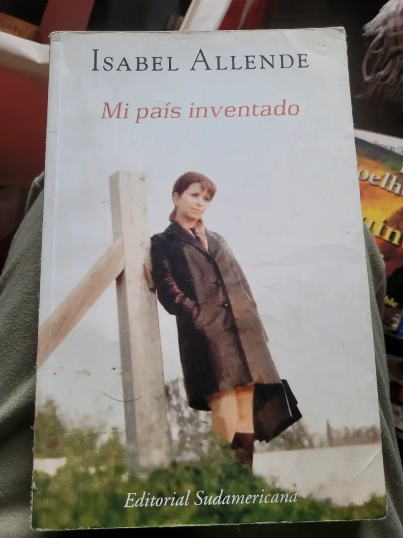 Libro 'Mi País Inventado' de Isabel Allende - 1