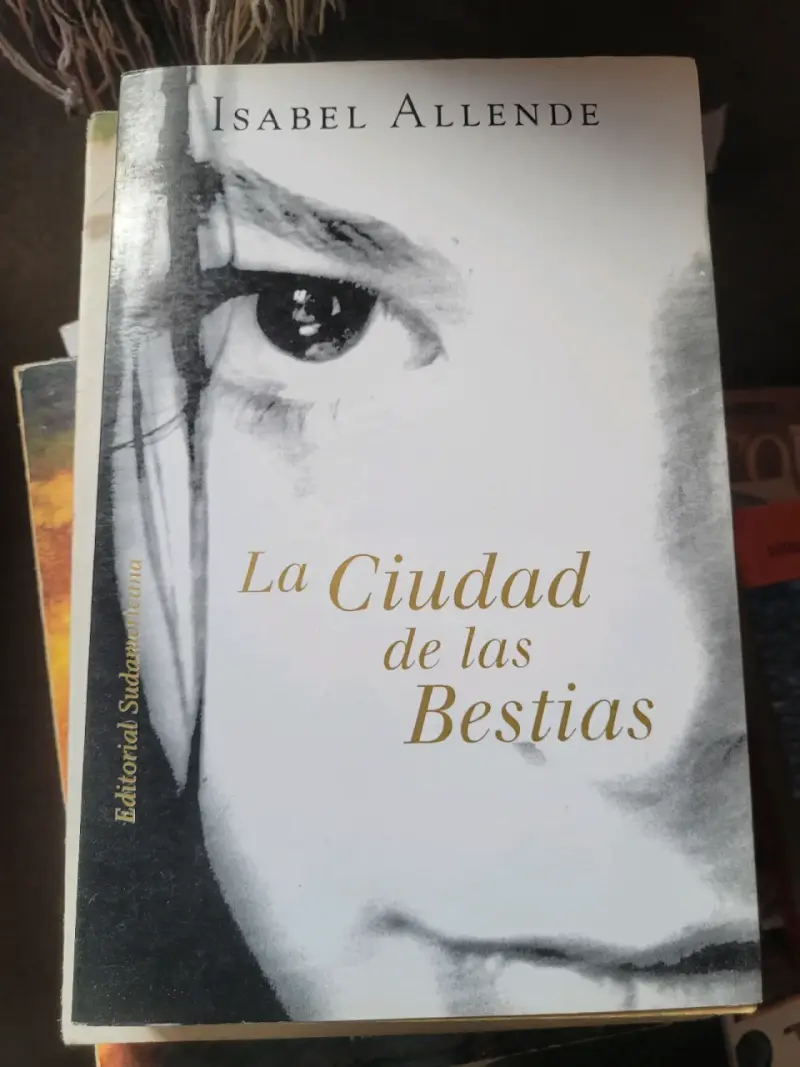 Libro 'La Ciudad de las Bestias' de Isabel Allende - 1