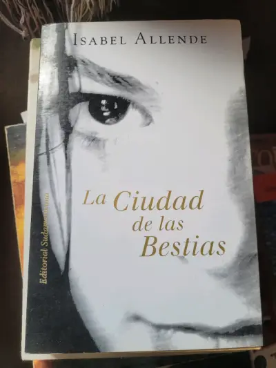 Libro 'La Ciudad de las Bestias' de Isabel Allende - miniatura 1