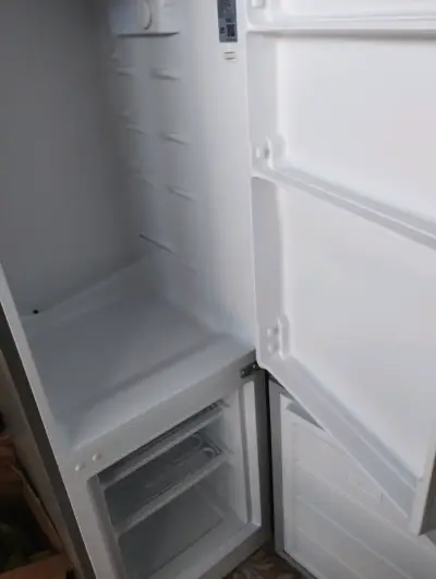 Refrigerador Mademsa A+ con Congelador Inferior - miniatura 2