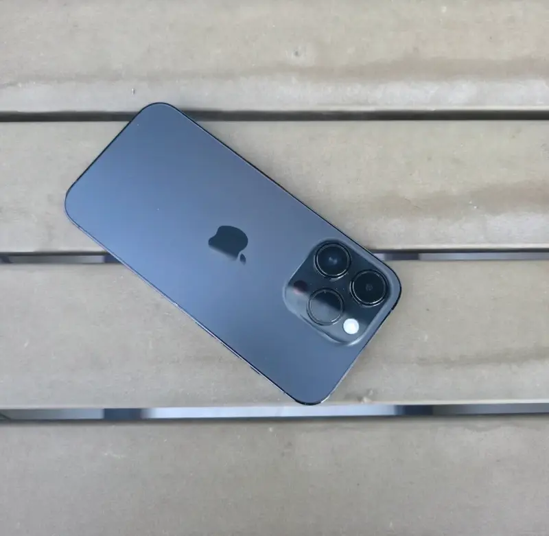 iPhone 14 Pro  en excelente estado - 2