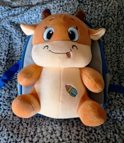 Mochila arnes infantil con peluche de vaca - miniatura 3