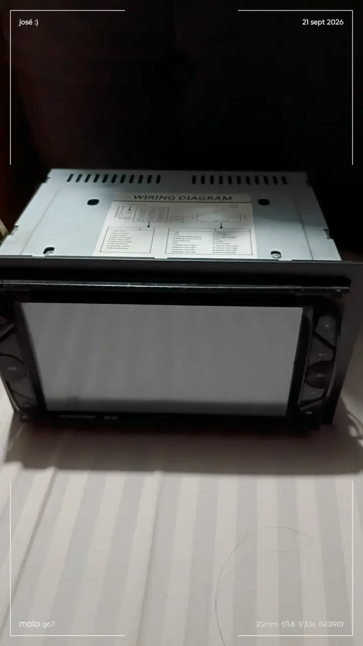Radio para auto con pantalla táctil y USB - 1