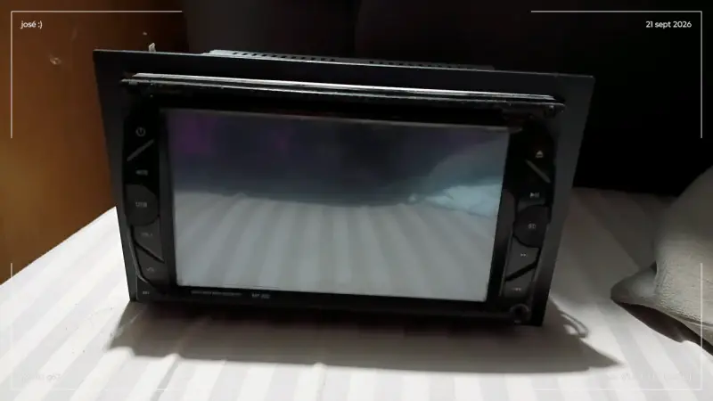 Radio para auto con pantalla táctil y USB - 2