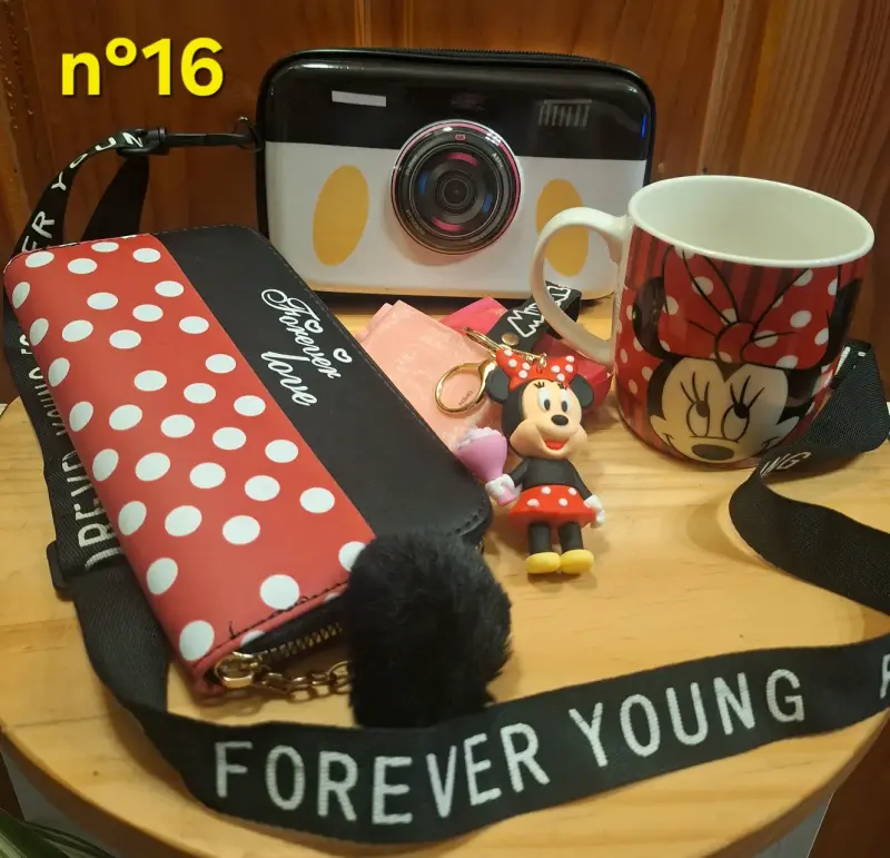 Set de accesorios Minnie Mouse con cartera y taza - 1