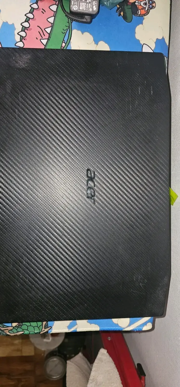 Laptop Acer con Teclado Retroiluminado y AMD Ryzen - 1