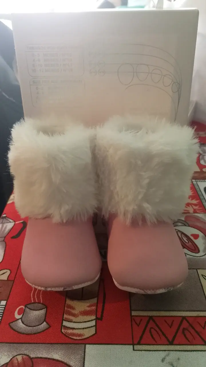 Zapatos de bebé con lazo dorado y peluche - 3