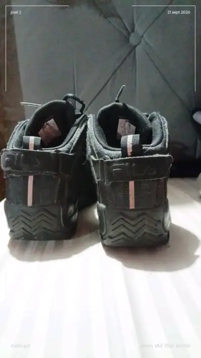 Zapatillas negras deportivas Fila para hombre - miniatura 3